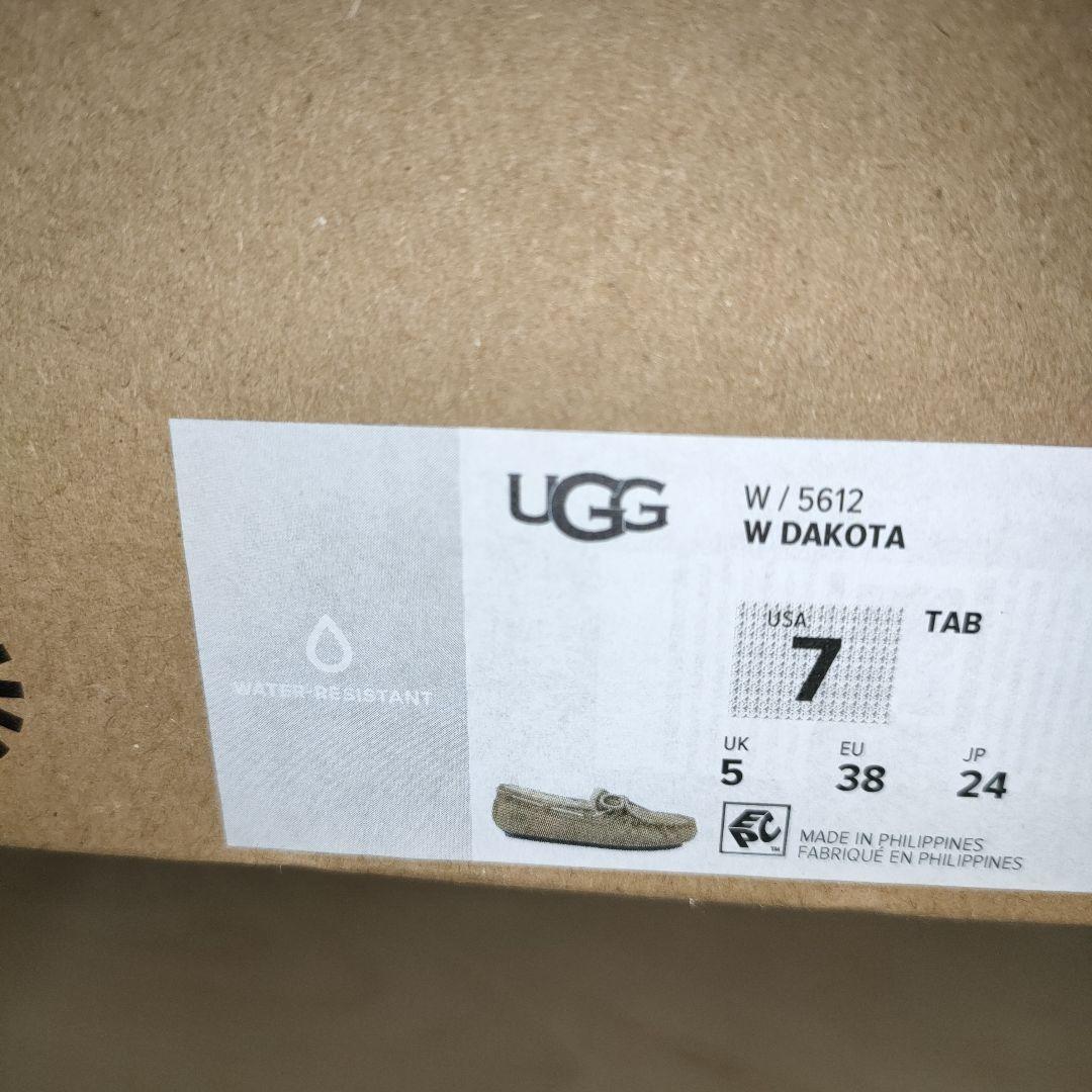 美品　新品同様　UGG ダコタ　ベージュ　24cm　箱あり