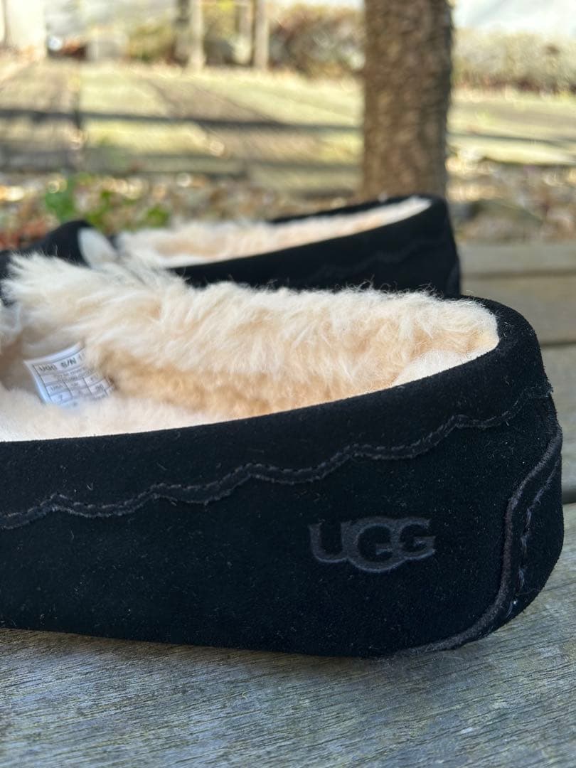 新品！UGGモカシン黒24cm