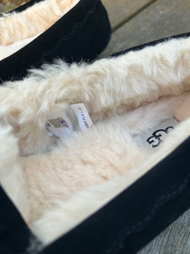 新品！UGGモカシン黒24cm