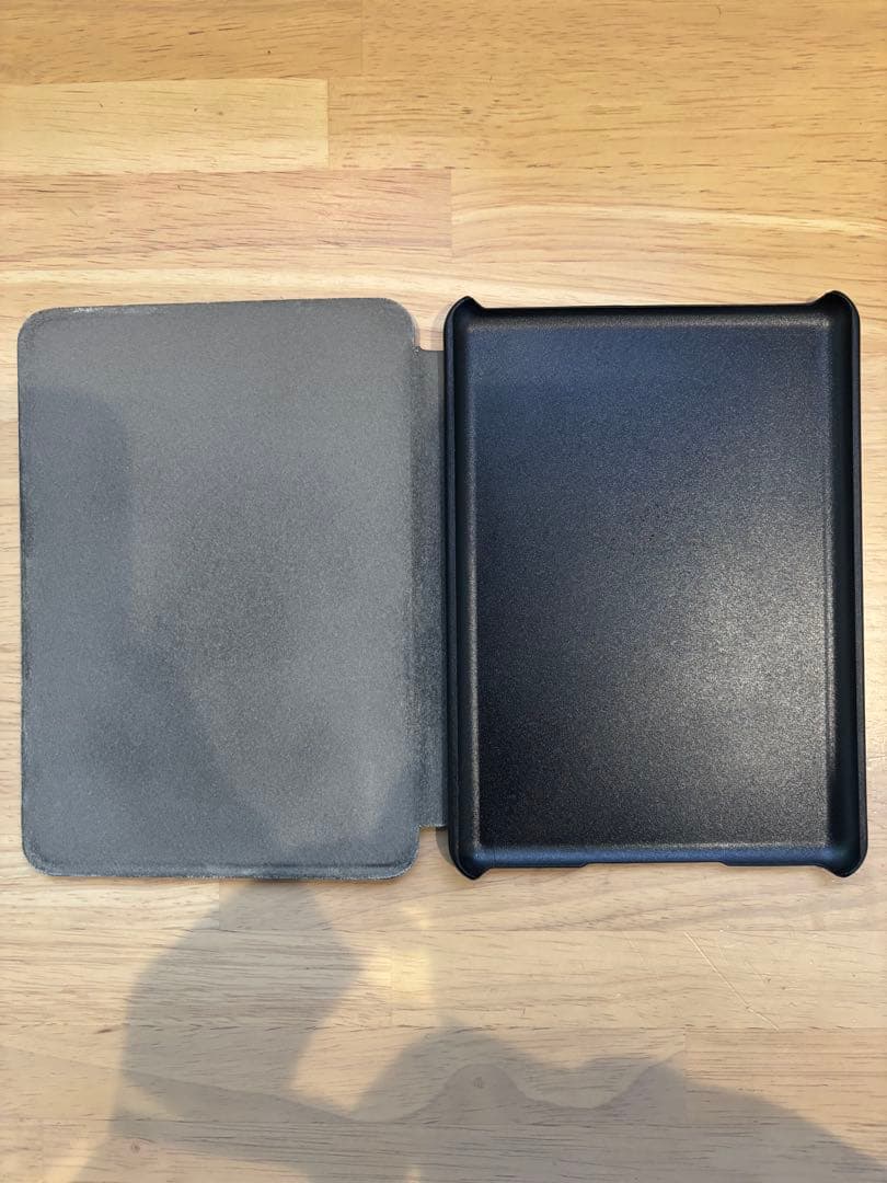 Kindle paper White 10世代32GB wifi 専用カバー付き