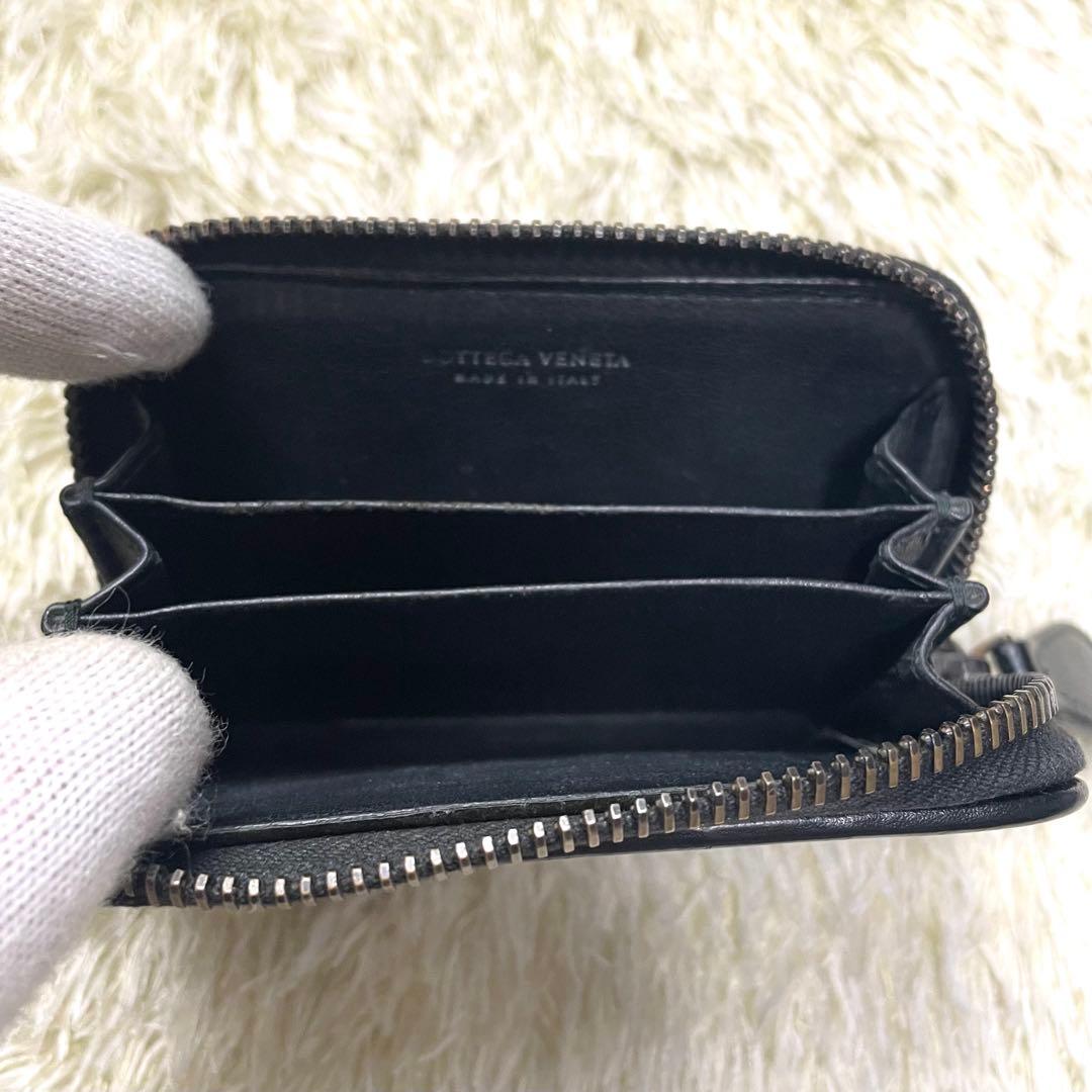 ボッテガヴェネタ ケース イントレチャート ラウンドファスナー ブラック