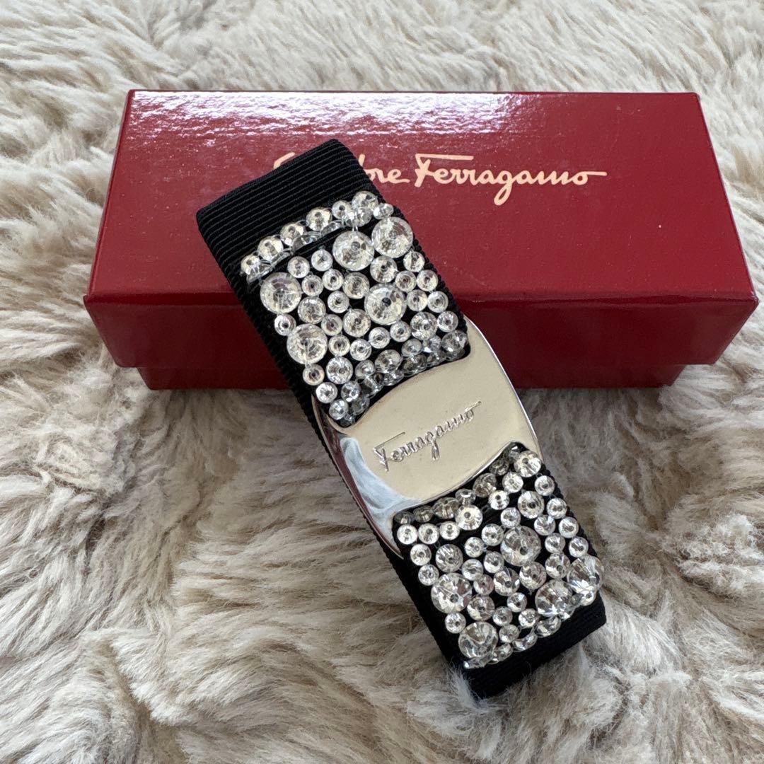 美品！Ferragamo フェラガモ ヴァラリボン バレッタ ストーン装飾 黒