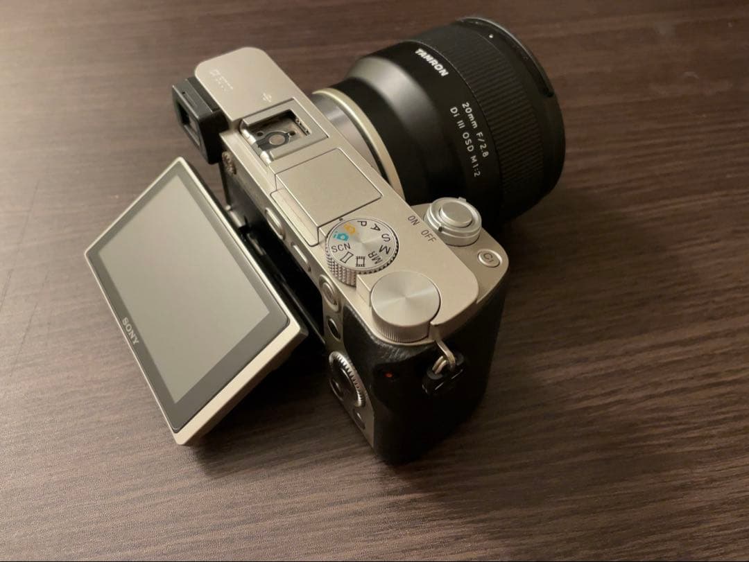 SONY α6000 + TAMRON 20mm F2.8