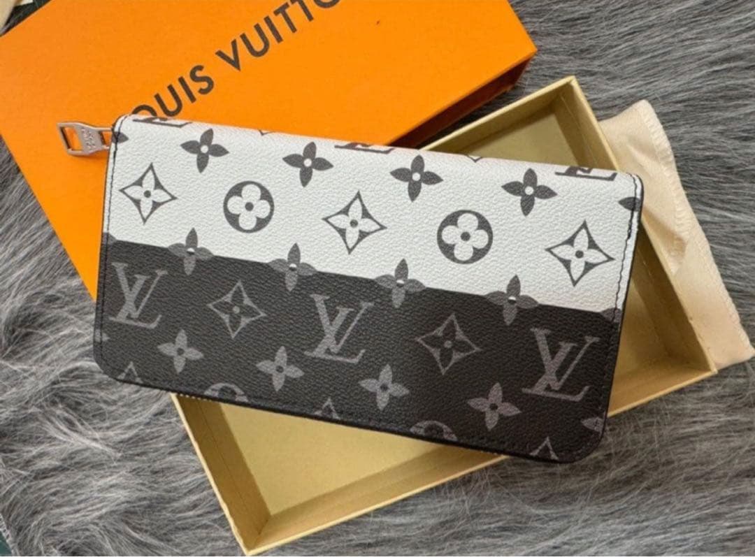 LOUIS VUITTON 新品未使用✨男女兼用 白黒モノグラム長財布 激レア❕