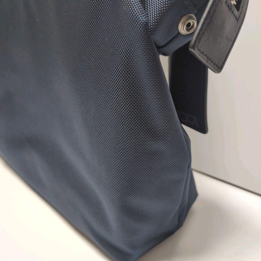 美品　トゥミ　トートバッグ　ジャーヴィス ビジネスバッグ　ネイビー　レザー