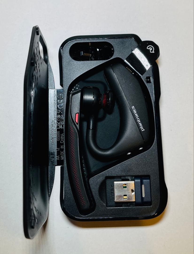 Poly voyager 5200 充電ケース付き　Plantronics