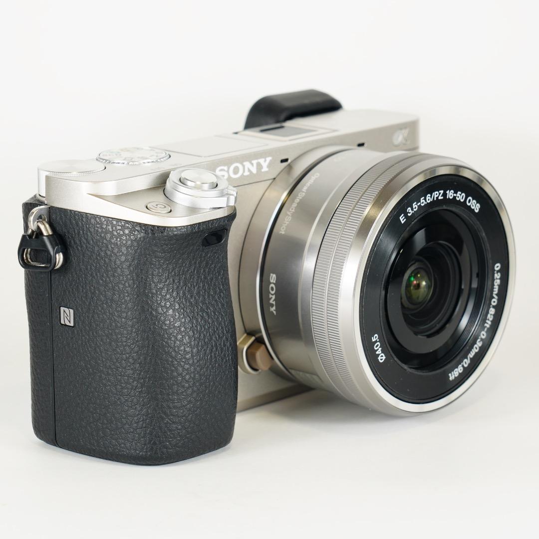 【極美品】SONY ミラーレス 真・α6000 ILCE-6000L シルバー