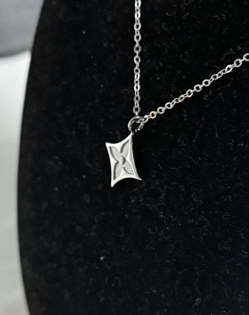 極美品✨ louis vuitton ネックレス モノグラム柄 ♦︎【正規品】