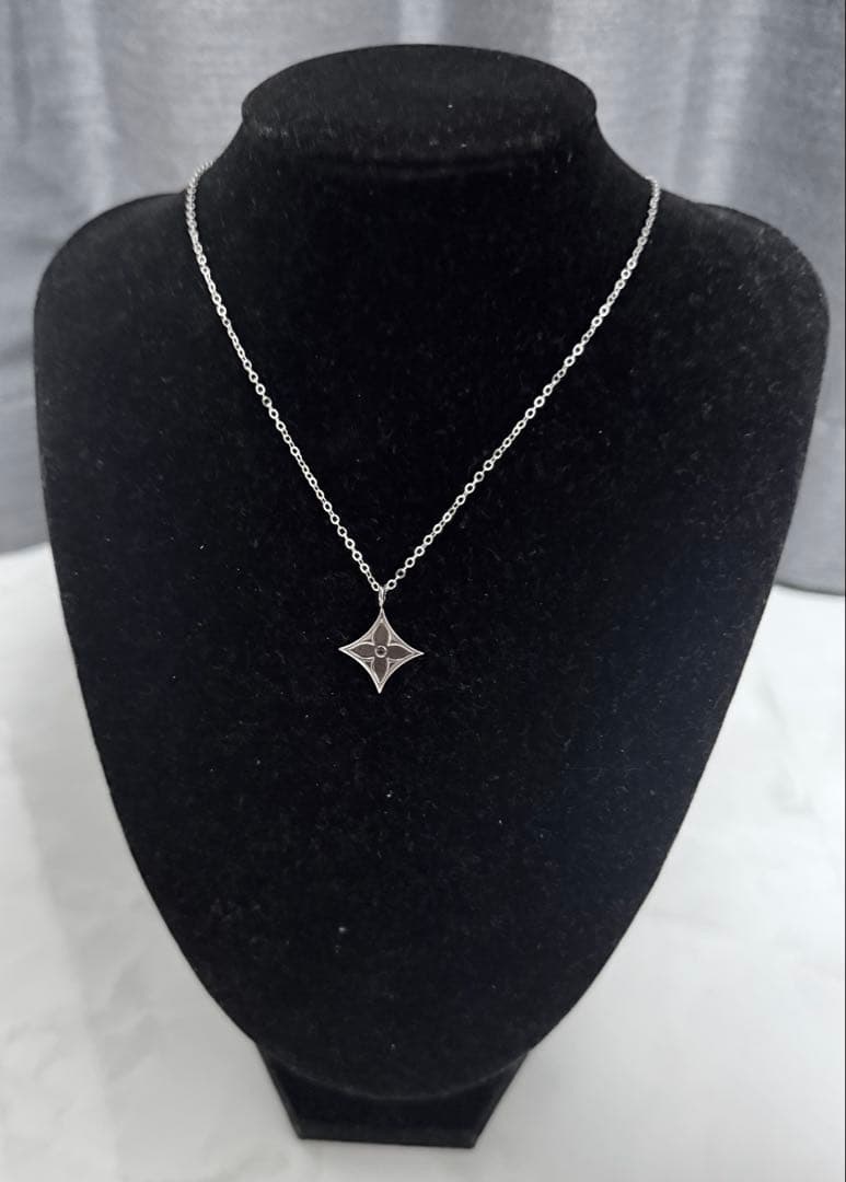 極美品✨ louis vuitton ネックレス モノグラム柄 ♦︎【正規品】