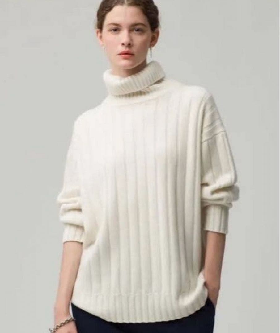 美品 ebure ローゲージカシミア ハイネックリブニットプルオーバー グリーン