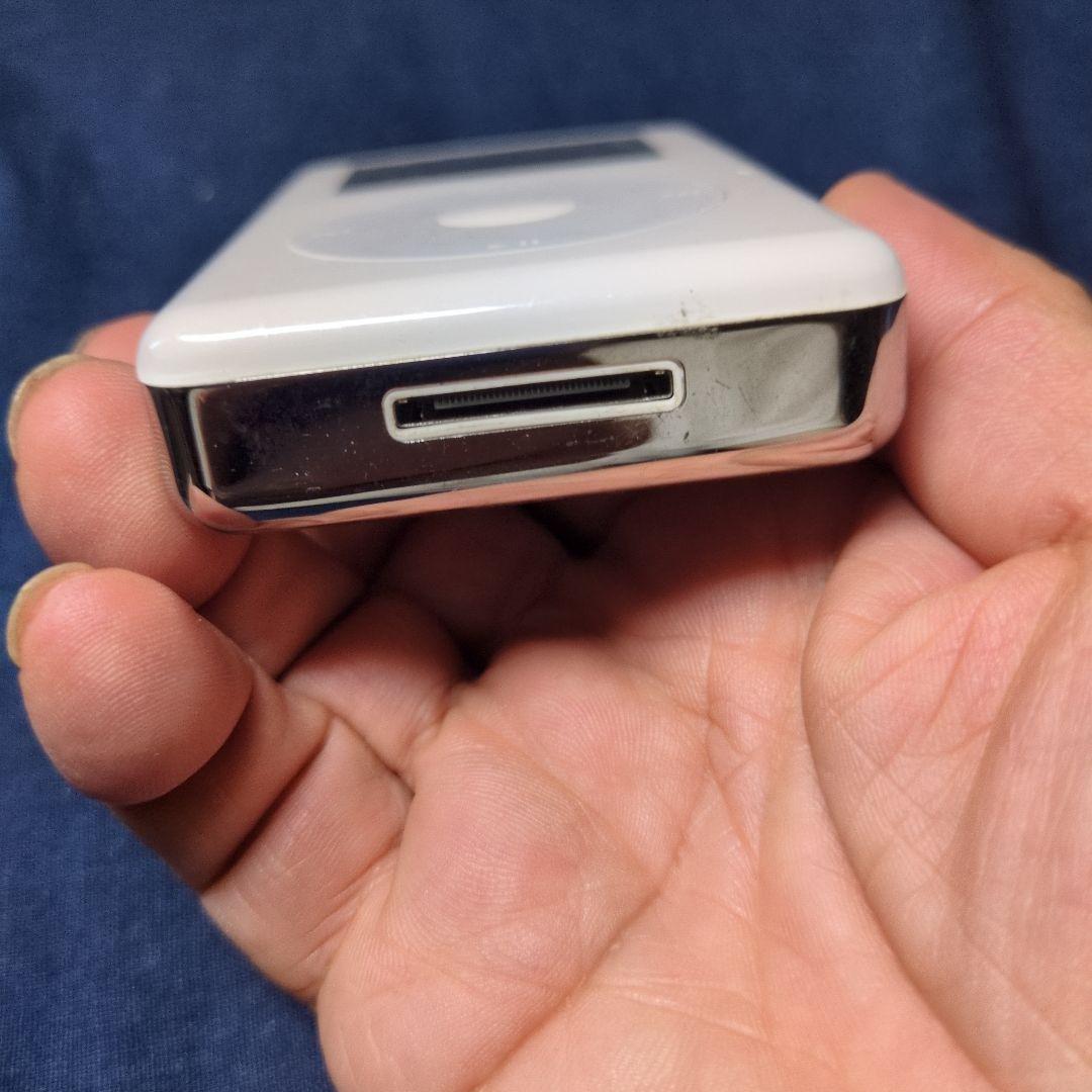 動作品　iPod Classic　60GB A1099　カラー液晶　白と金属