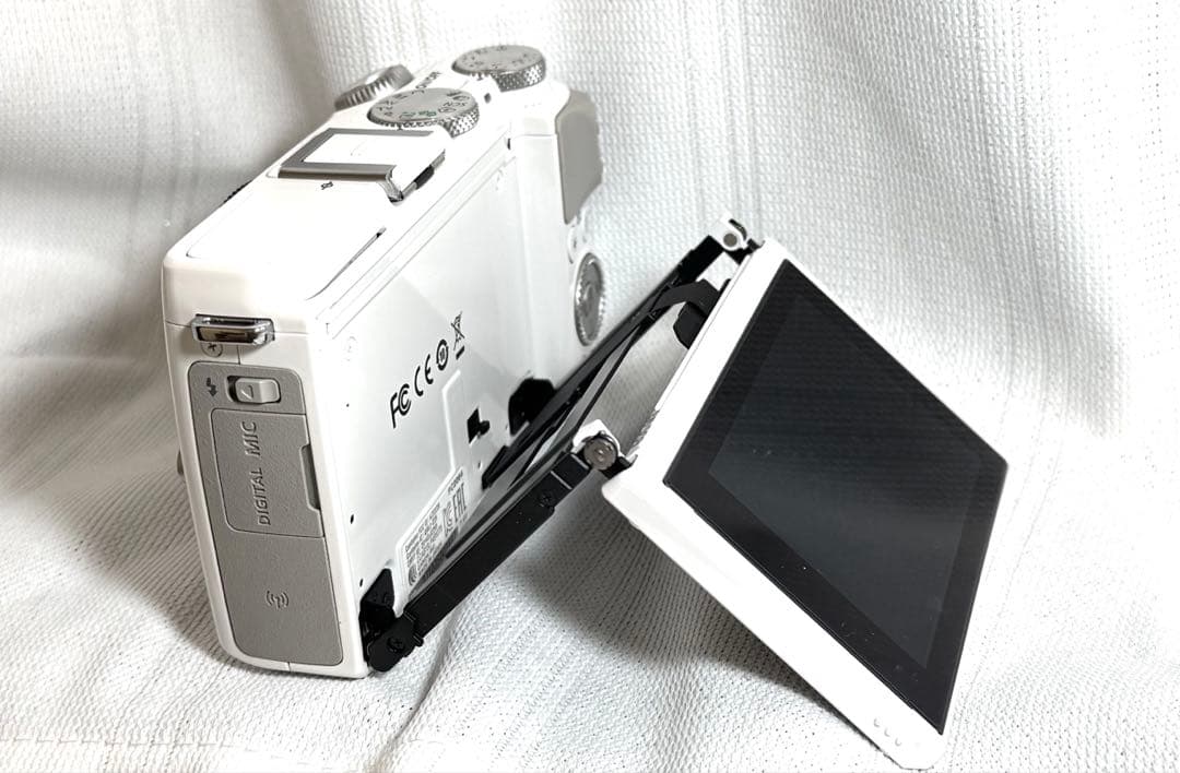 Canon EOS M3 ホワイト ダブルレンズセット