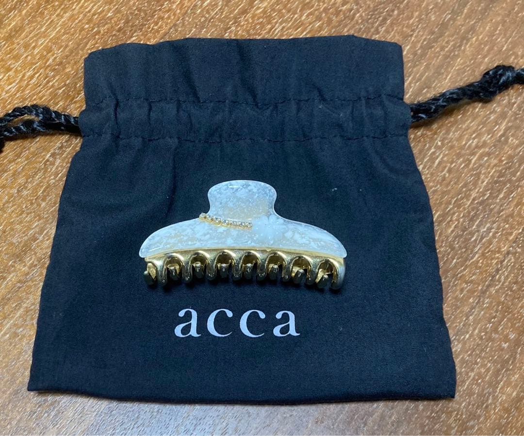acca ヘアクリップ　Mサイズ