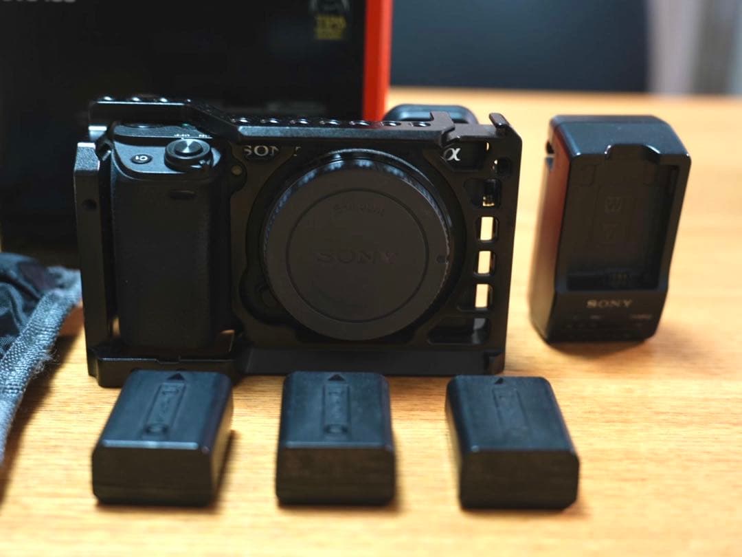 【美品】SONY α6400 ミラーレスカメラ 本体 付属品多数4K対応