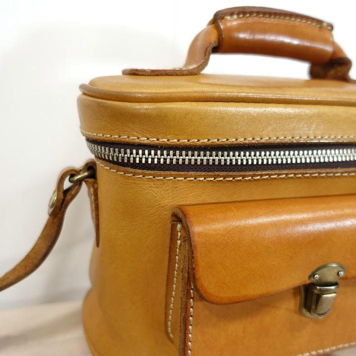 ★定番★ヘルツ　普段使いもできるミニカメラバッグ(N-5)　Herz