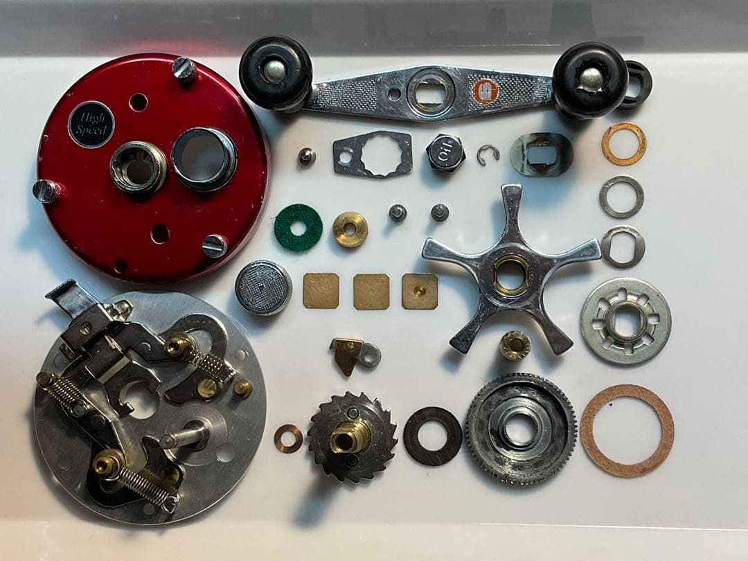 ABU アンバサダー 5500 メンテ済 フレーム修正済 チェリーレッド