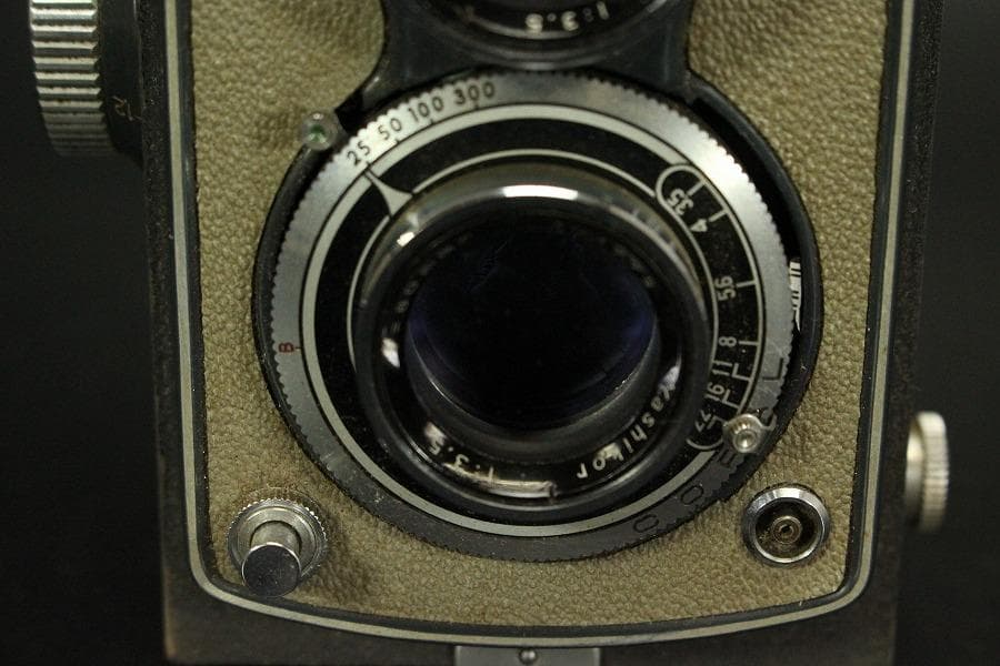 Yashica-A 二眼レフカメラ 昭和レトロ【ジャンク品】(メ1004)