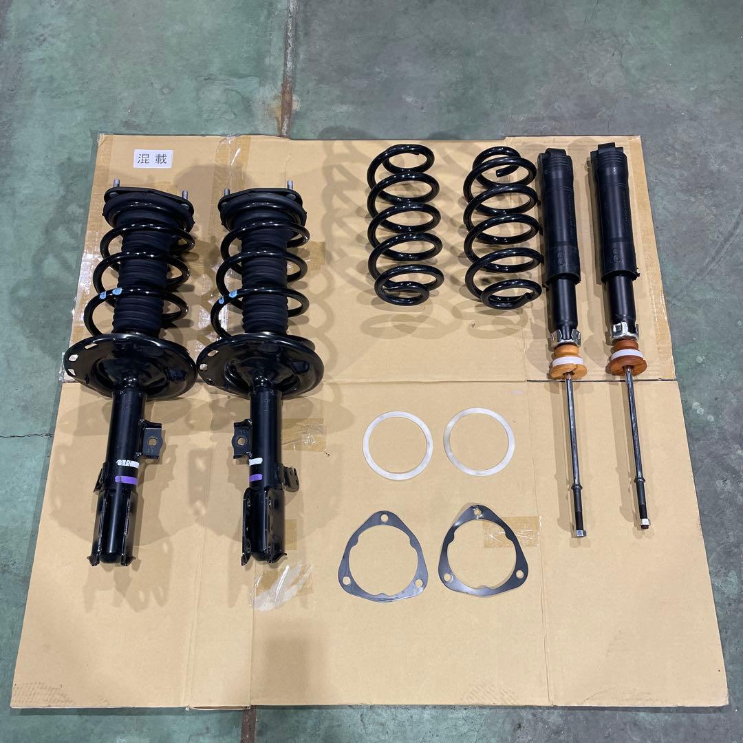 トヨタ ヴォクシー ZWR-80G 純正サスペンション