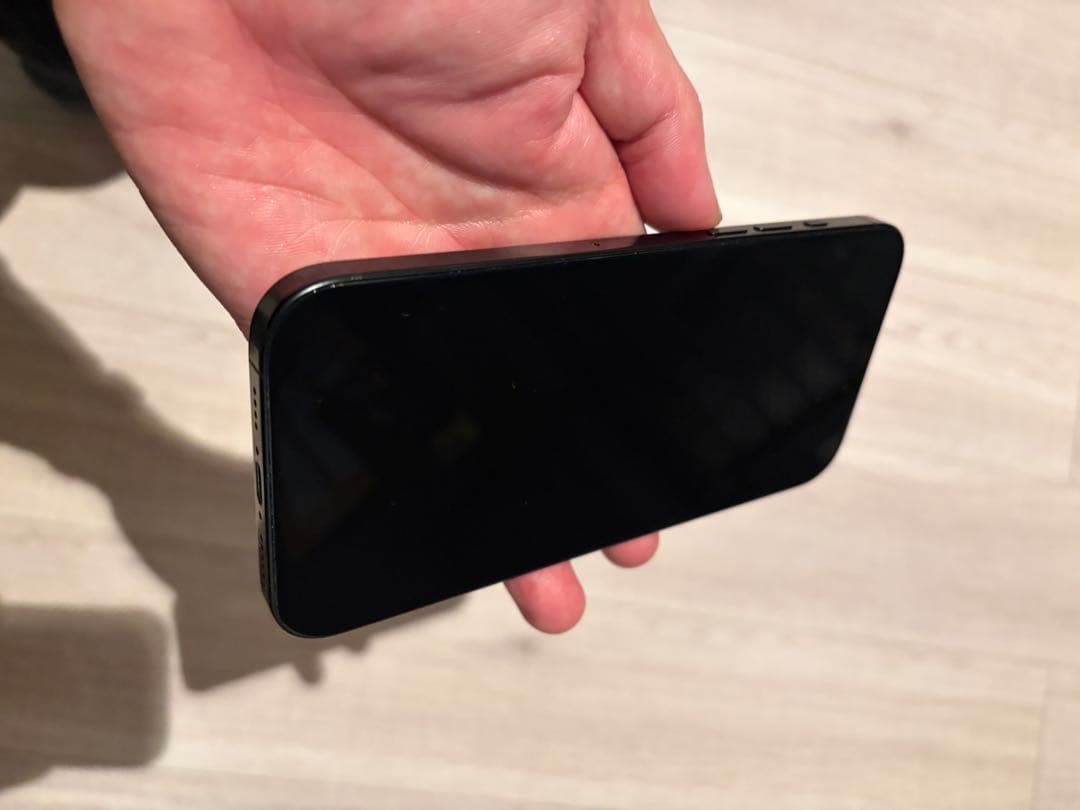 Apple iPhone 16 Pro Maxブラックチタニウム　256GB