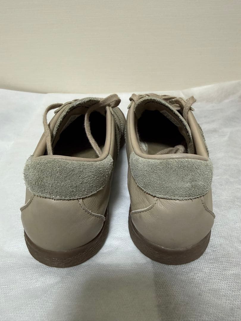 adidas tobacco ベージュカーフレザースニーカー