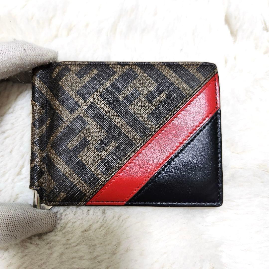 ✨極美品✨フェンディ　マネークリップ　マルチカラー　二つ折り　ズッカ柄　レザー