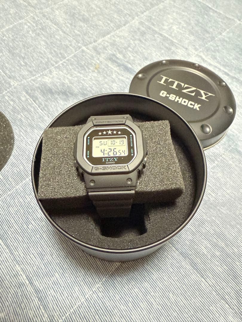 ITZY G-SHOCK ブラック腕時計