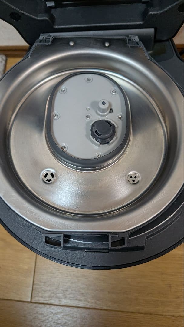 Panasonic 可変圧力IHジャー炊飯器 5.5合 SR-V10BA 23年