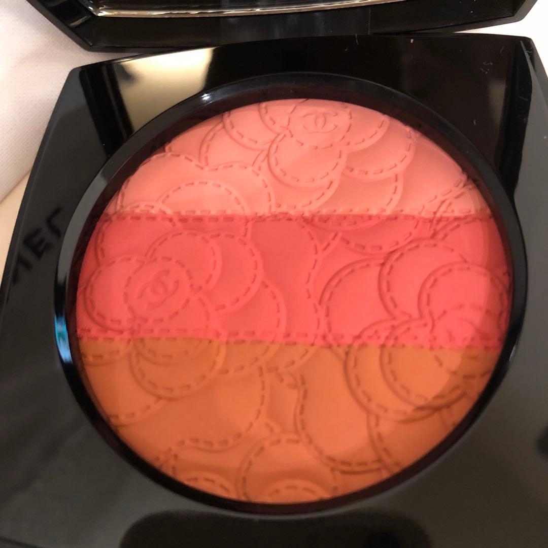 CHANEL 限定チーク　カメリア フトゥーラ　1回使用のみ　巾着付き