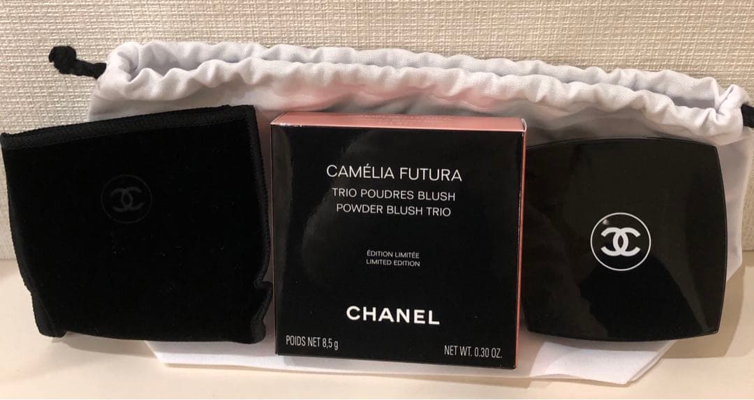 CHANEL 限定チーク　カメリア フトゥーラ　1回使用のみ　巾着付き