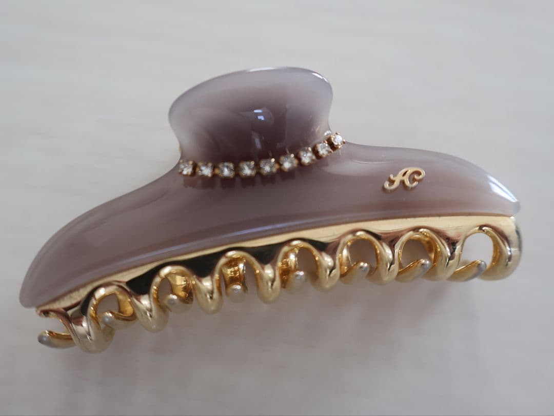 【acca】ロゴ付き　ニューコラーナクリップ　中サイズ