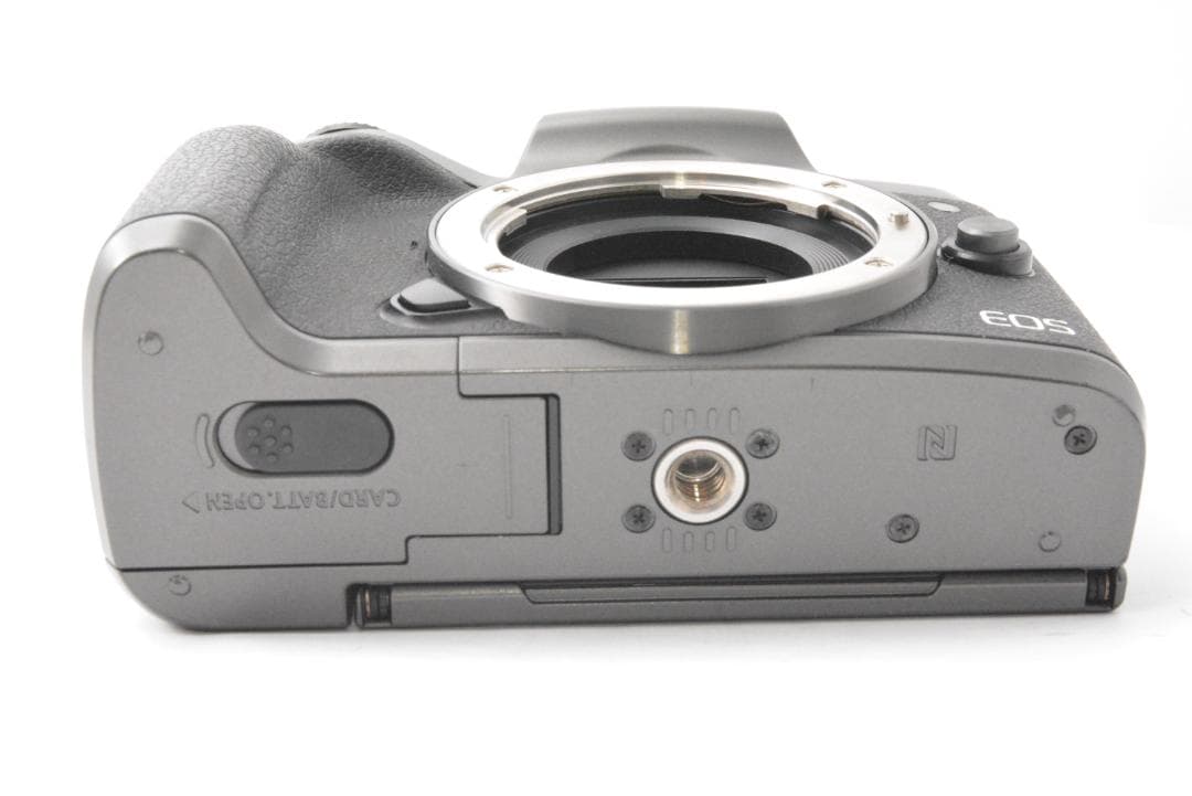 ■美品■キャノン　Canon EOS M5 ボディ