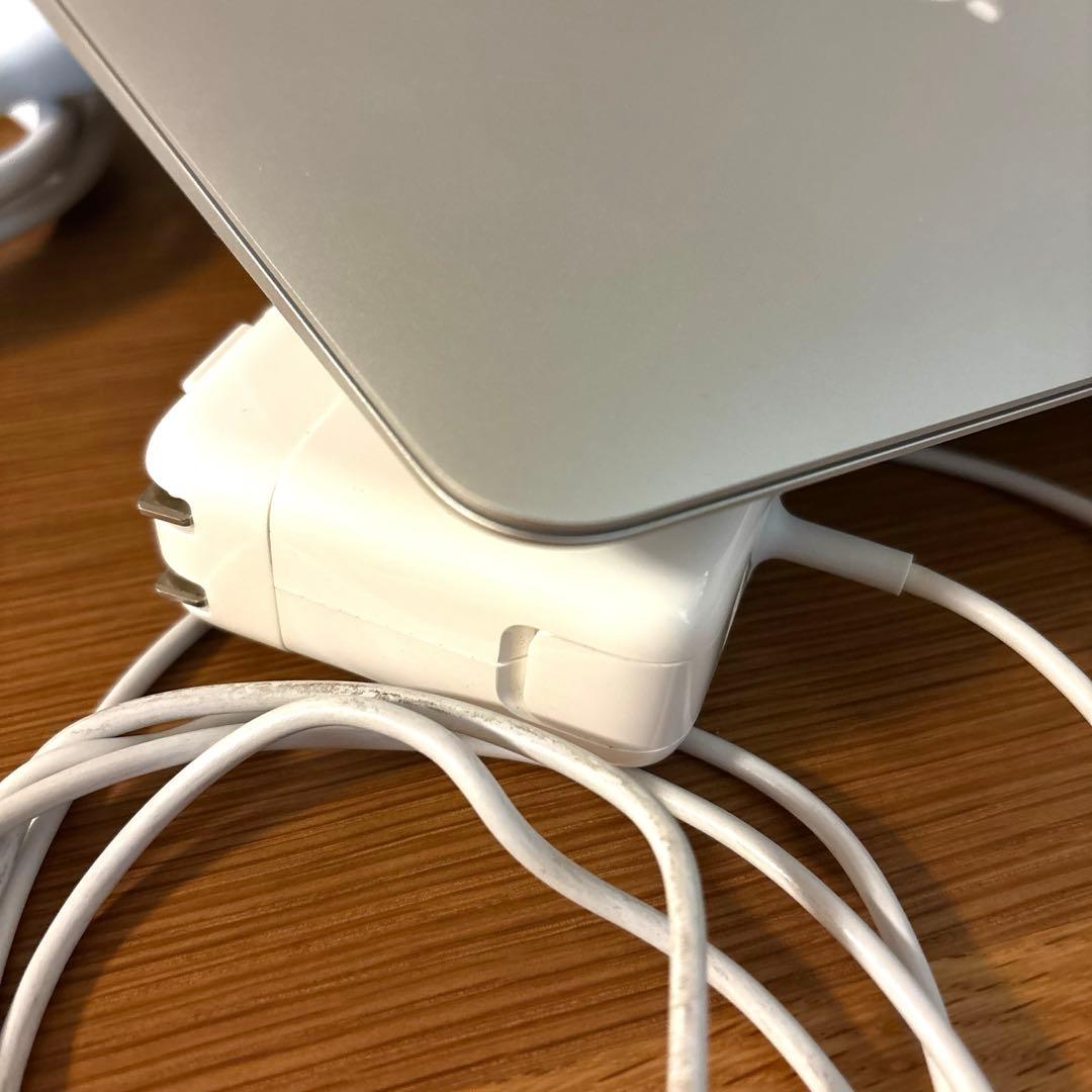 Apple MacBook Air 2017 256GB Intel 13インチ