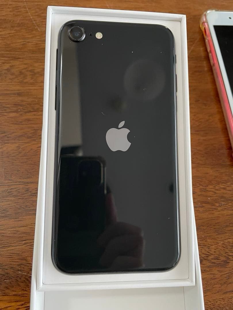 Apple iPhone SE 2ブラック 本体