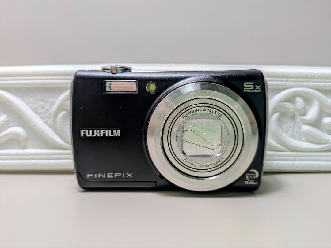 FUJIFILM FINEPIX　 F100fd コンパクトデジタルカメラ