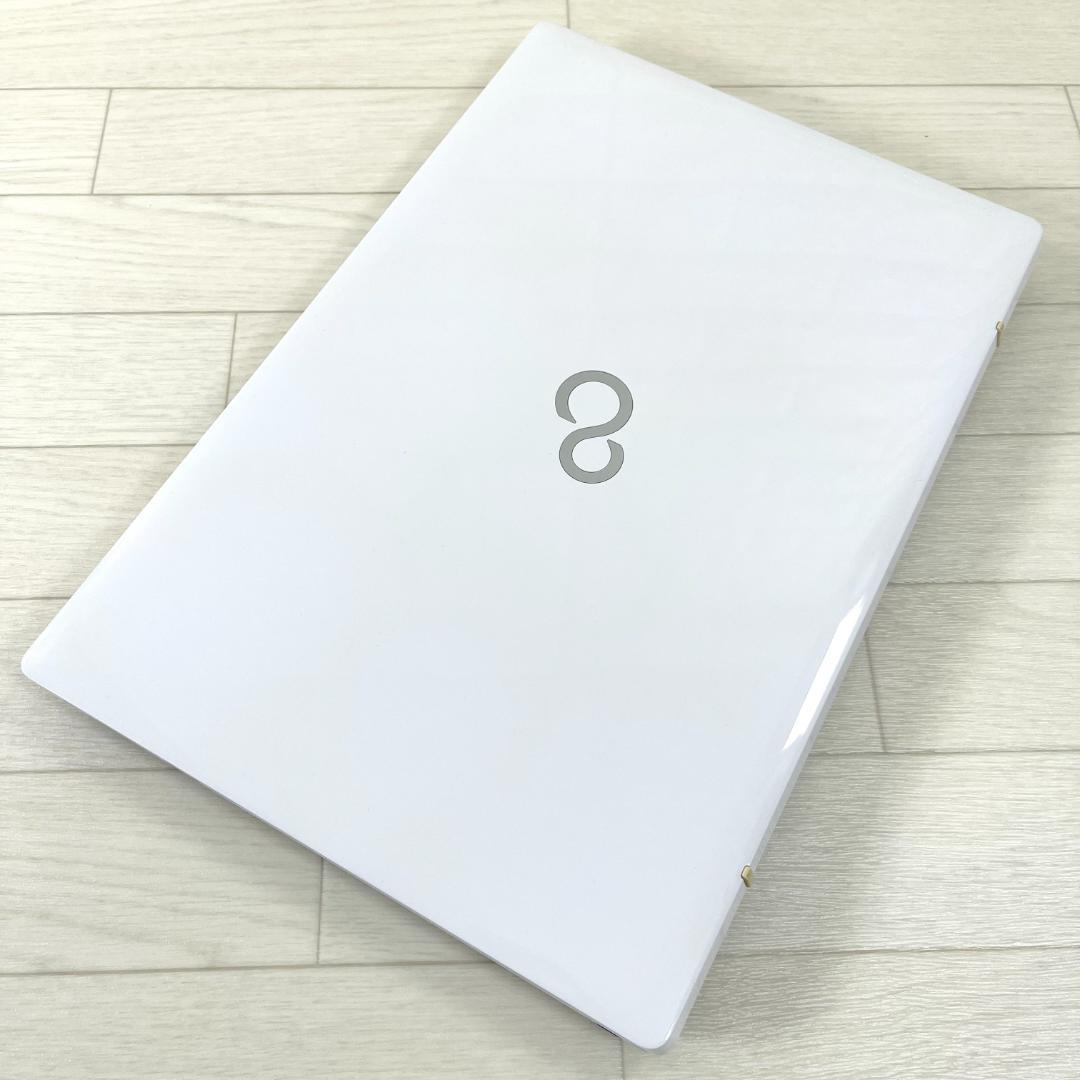 富士通 第8世代 i7 新品SSD512＋HDD1Tメモリ16 ノートパソコン