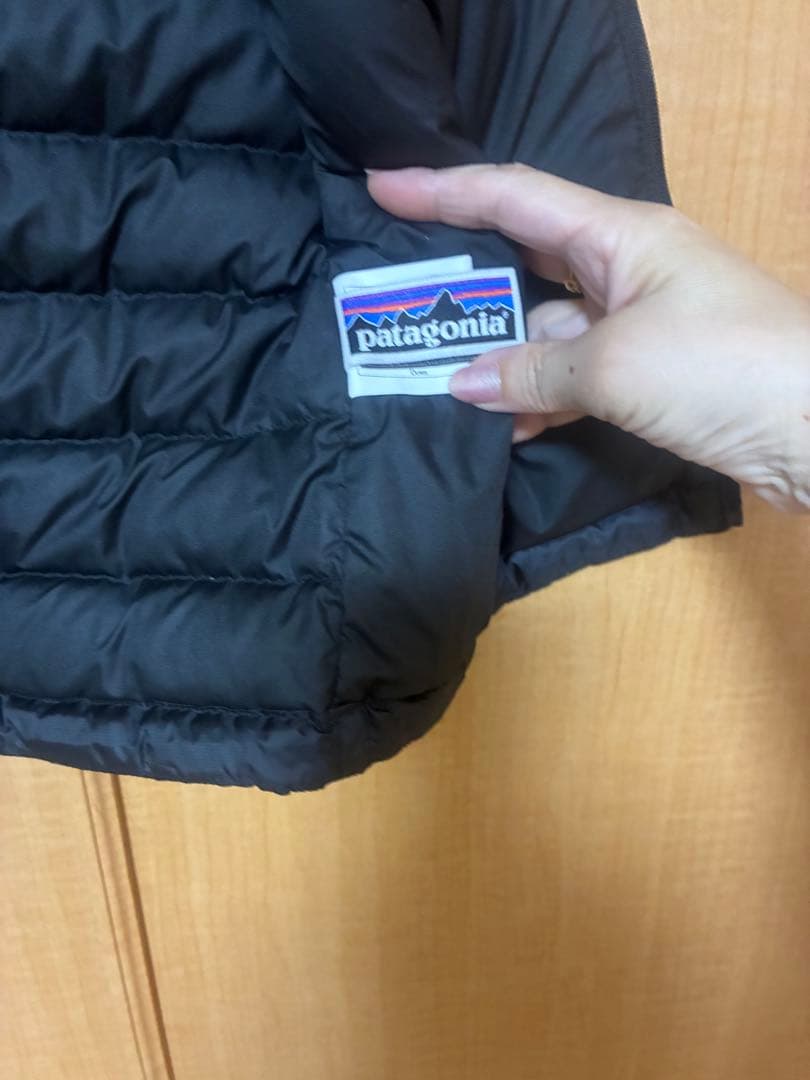 patagonia ブラック ダウンベスト未使用品