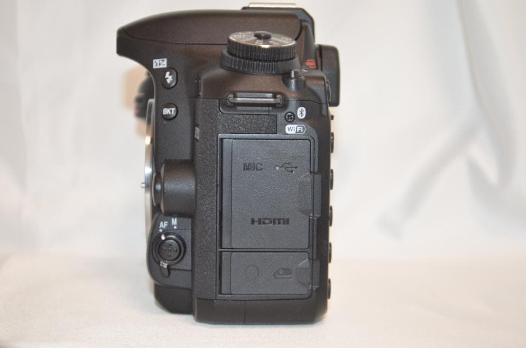 シャッター数1800回以下 Nikon D7500☆Wi-Fi搭載 三脚付