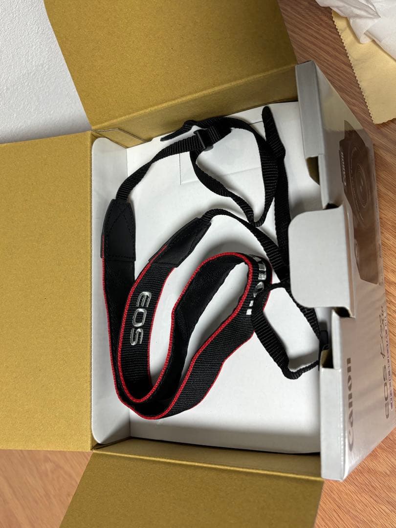 ［美品］Canon EOS Kiss X10 デジタル一眼レフカメラ