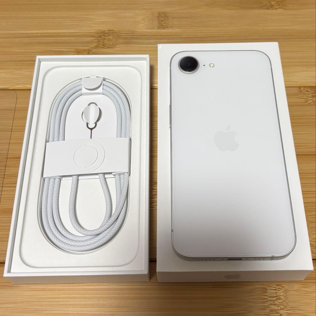 Apple iPhone 16e ホワイト 本体 充電ケーブル付き