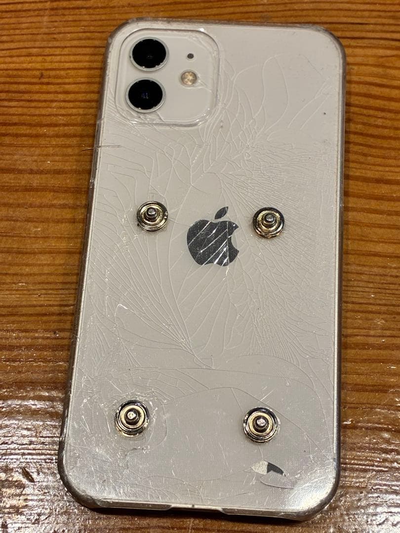 N*K様 Apple iPhone 12 ホワイト 本体　バッテリー79% 25