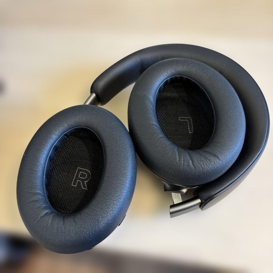 Bose ワイヤレスヘッドホン 専用ケース付き