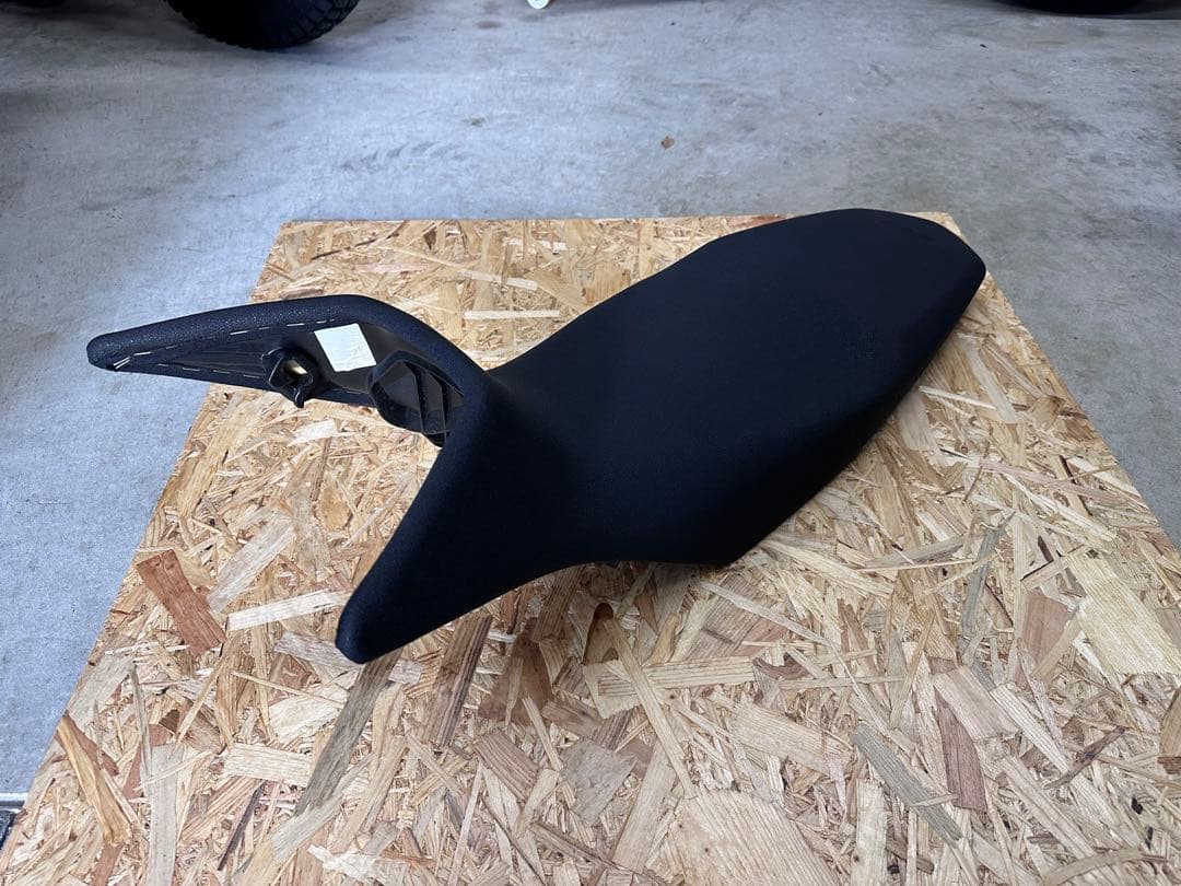 KTM 790/890 アドベンチャーR 純正シート