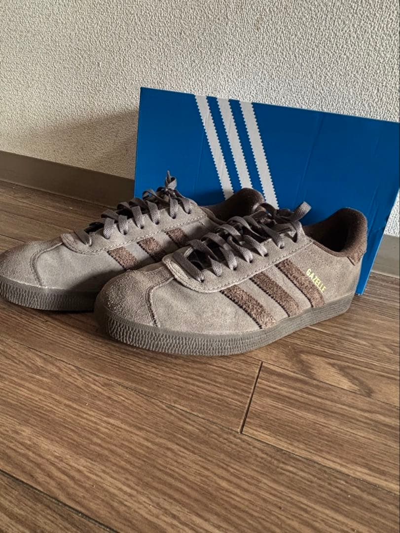 【平成生まれ】adidas GAZELLE スニーカー グレー