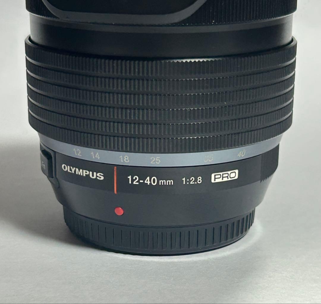 OLYMPUS 12-40mm f/2.8 PRO ズームレンズ