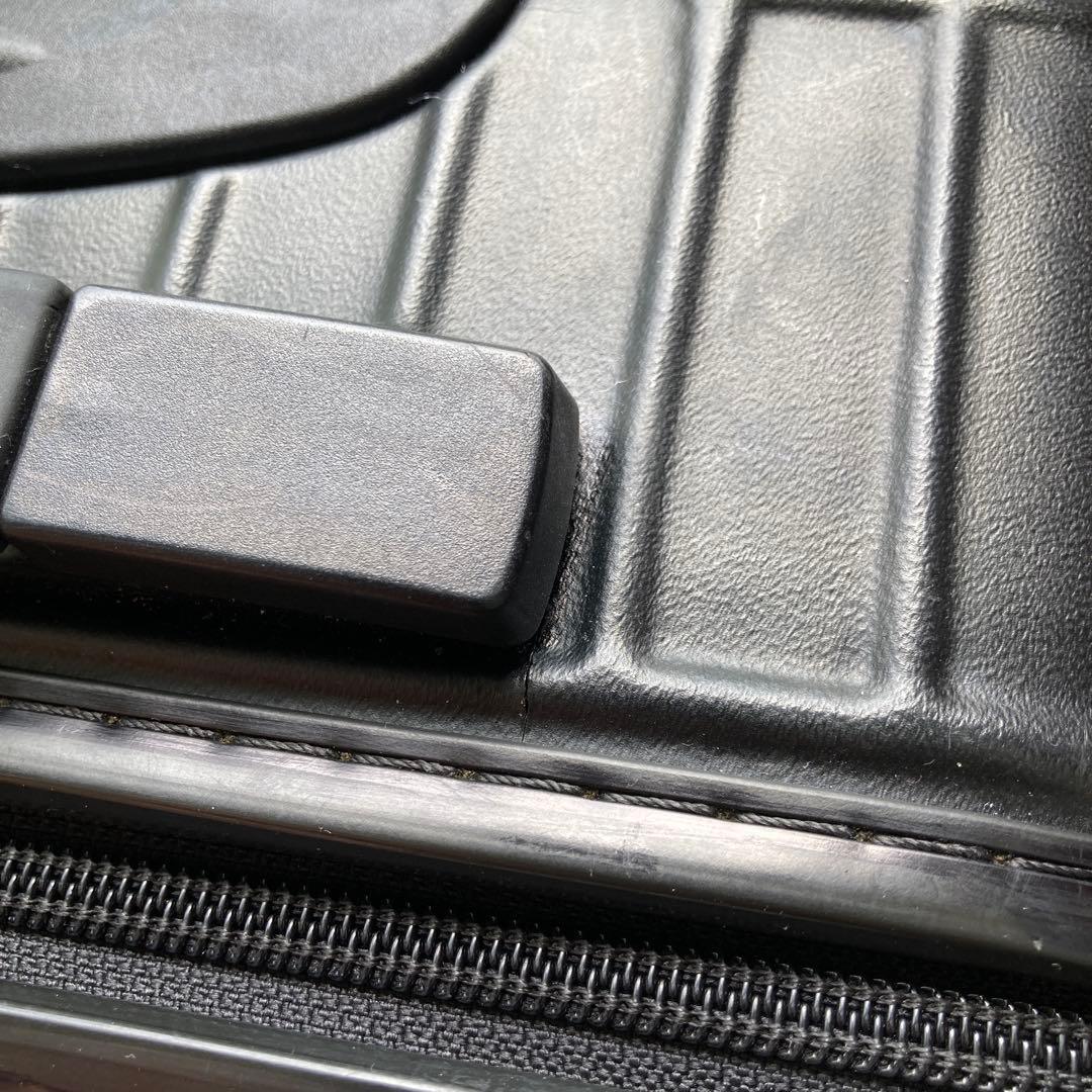 リモワサルサ2輪 デジタル迷彩仕様 最新TSA搭載★艶消黒35ℓ機内持込可能