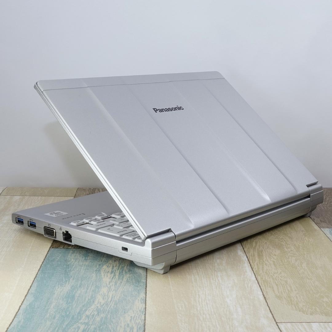 累積使用時間僅少で美品の軽量モバイル✨第１０世代ｉ５に超高速新品ＳＳＤ５１２ＧＢ