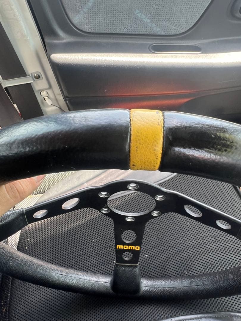 正規品　momo ステアリング　35パイ　ディープコーン