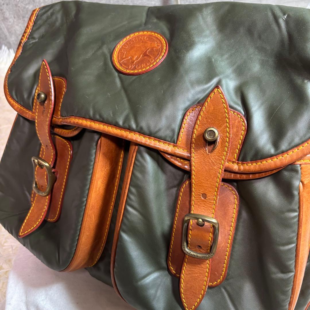 大人気✨　ハンティングワールド バチューサーパス カーキ系 メッセンジャーバッグ