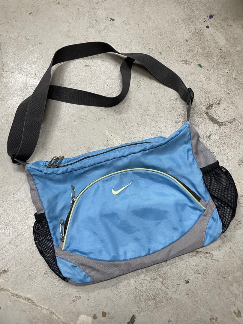 90s NIKE ナイキ　ショルダーバック　y2k 水色　刺繍 ナイロン　テック