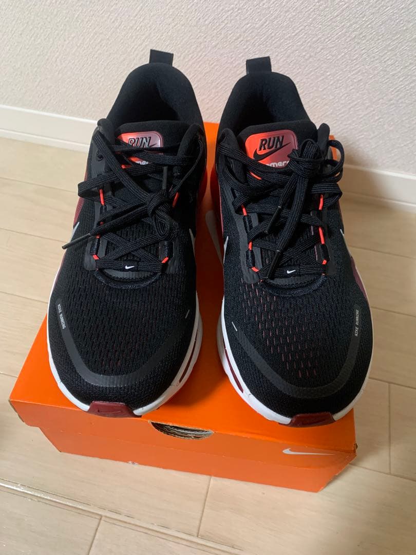 NIKE ランニングシューズ ボメロ18 27cm